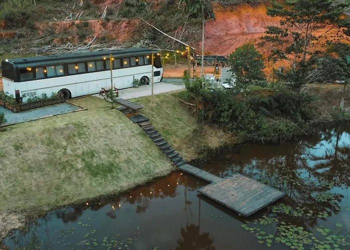 Hosperdagem No Onibus Off White Em Santa Teresa No Circuito Caravaggio