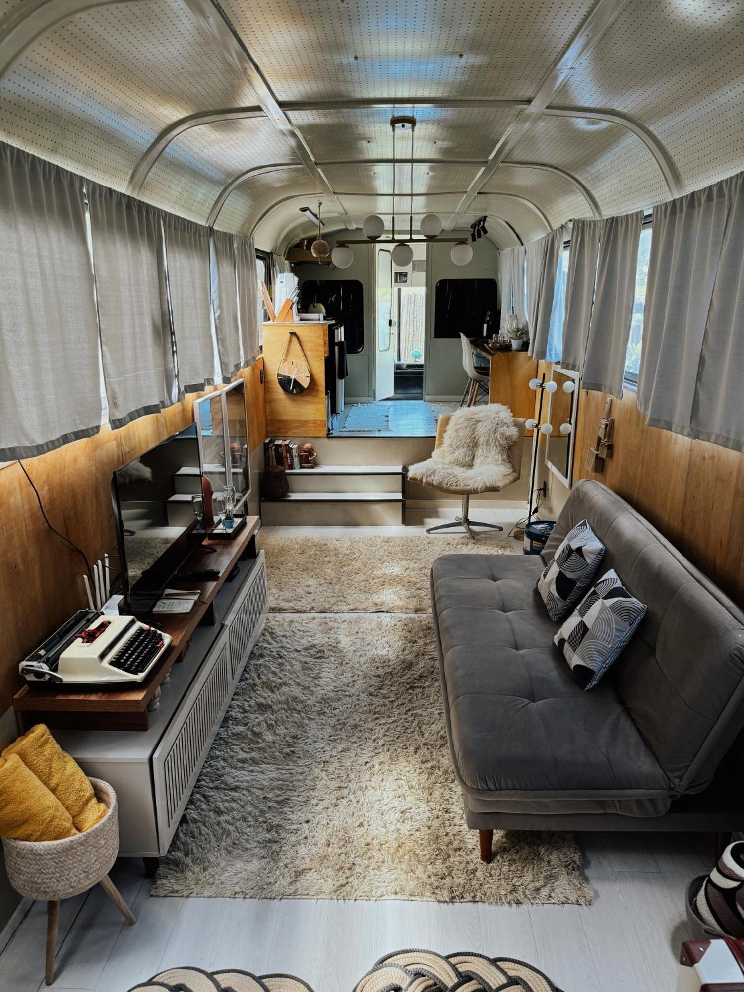 Hosperdagem No Onibus Off White Em No Circuito Caravaggio Campo de lujo *